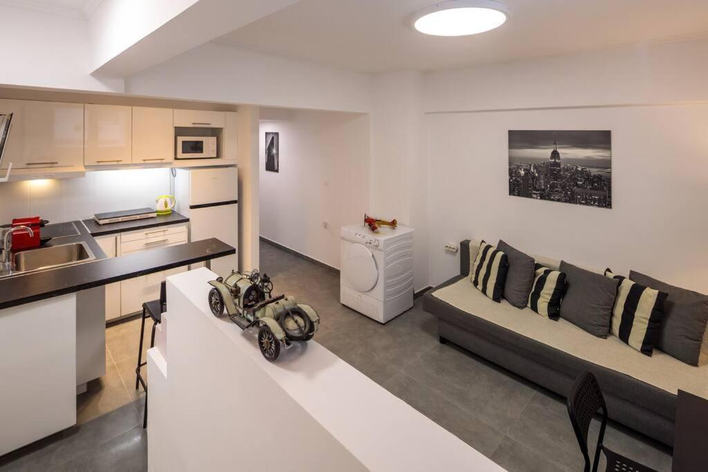 Hilton Area Brand New Comfortable Apartment Athènes Extérieur photo